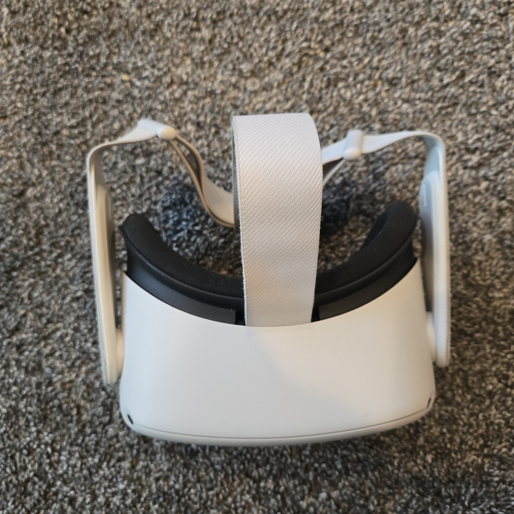 Oculus Quest 2 Meta 64GB Standalone VR Headset with Controllers - Picture 2 of 9